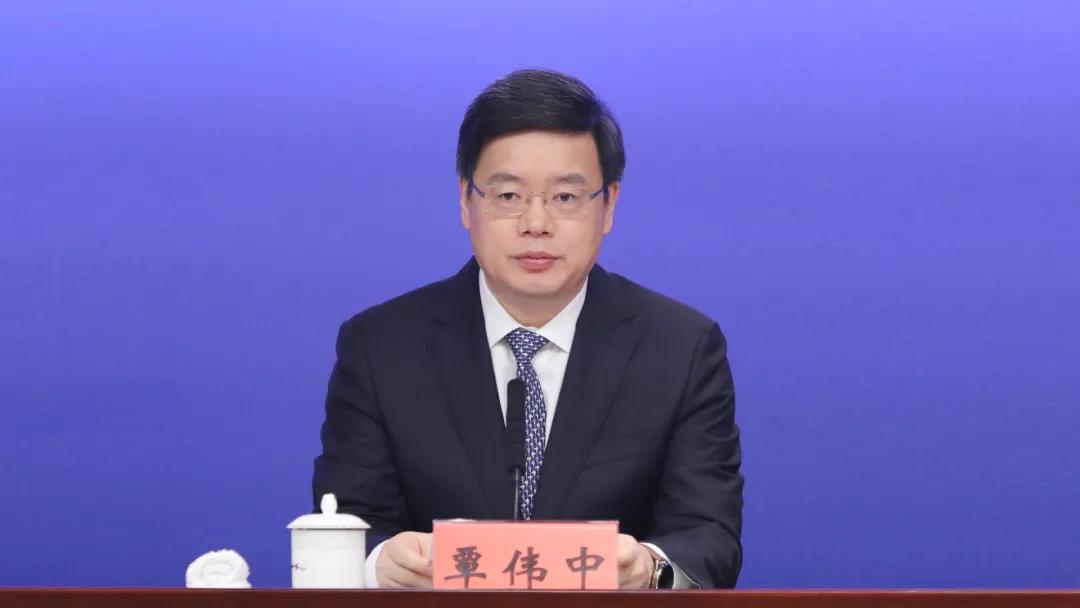 推進全面深化前海深港現代服務業合作區改革開放