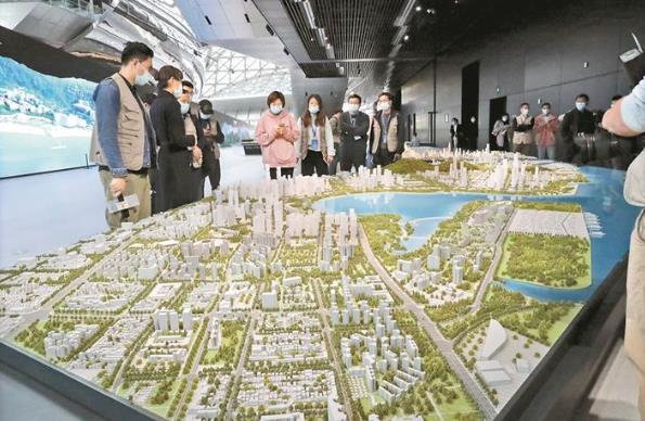 “五城”老記感受深圳發(fā)展強(qiáng)勁脈搏