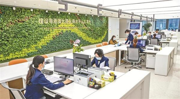 前海繁忙作業井然有序